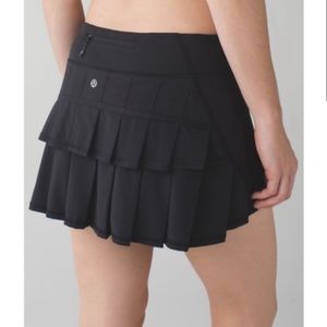 Lululemon Low rise pace setter skirt size 10
